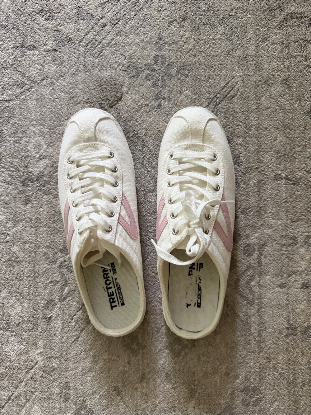 Tretorn slip on sneakers- so cute!
